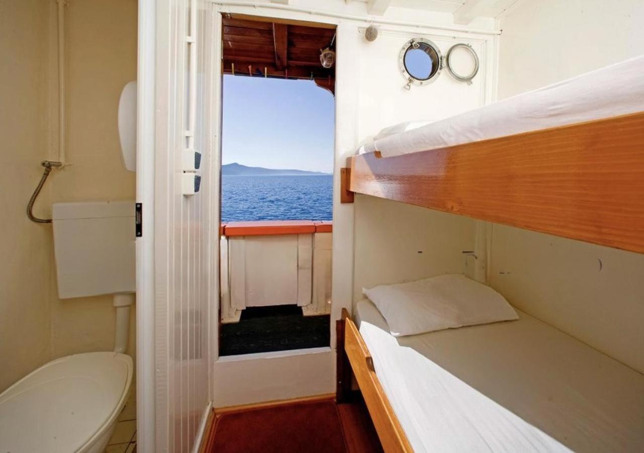 Rhythm Floating - Úszó hotel Zára