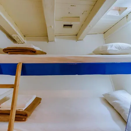 Rhythm Floating Hostel - Zadar Exterior photo