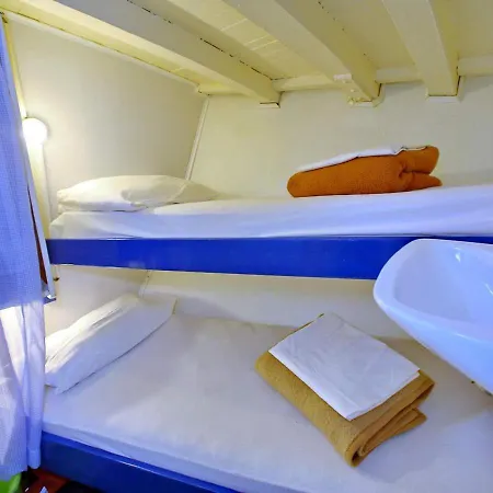 Rhythm Floating Hostel - Zadar Exterior photo