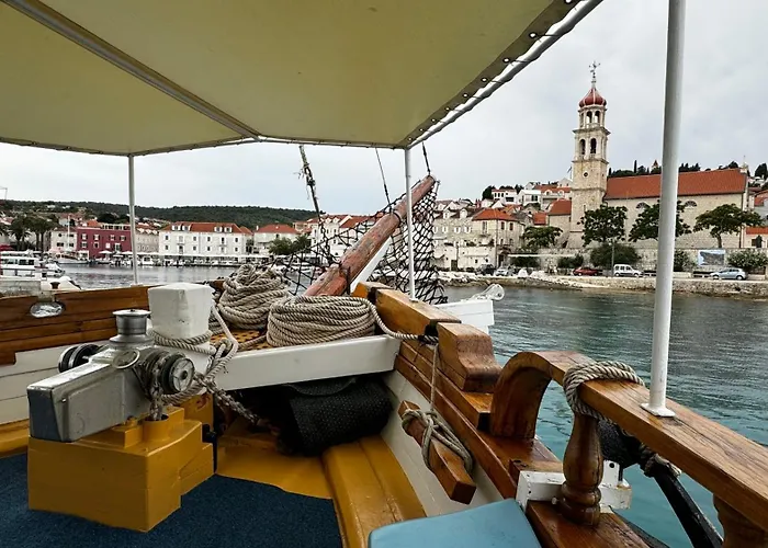 Rhythm Floating Hostel - Zadar