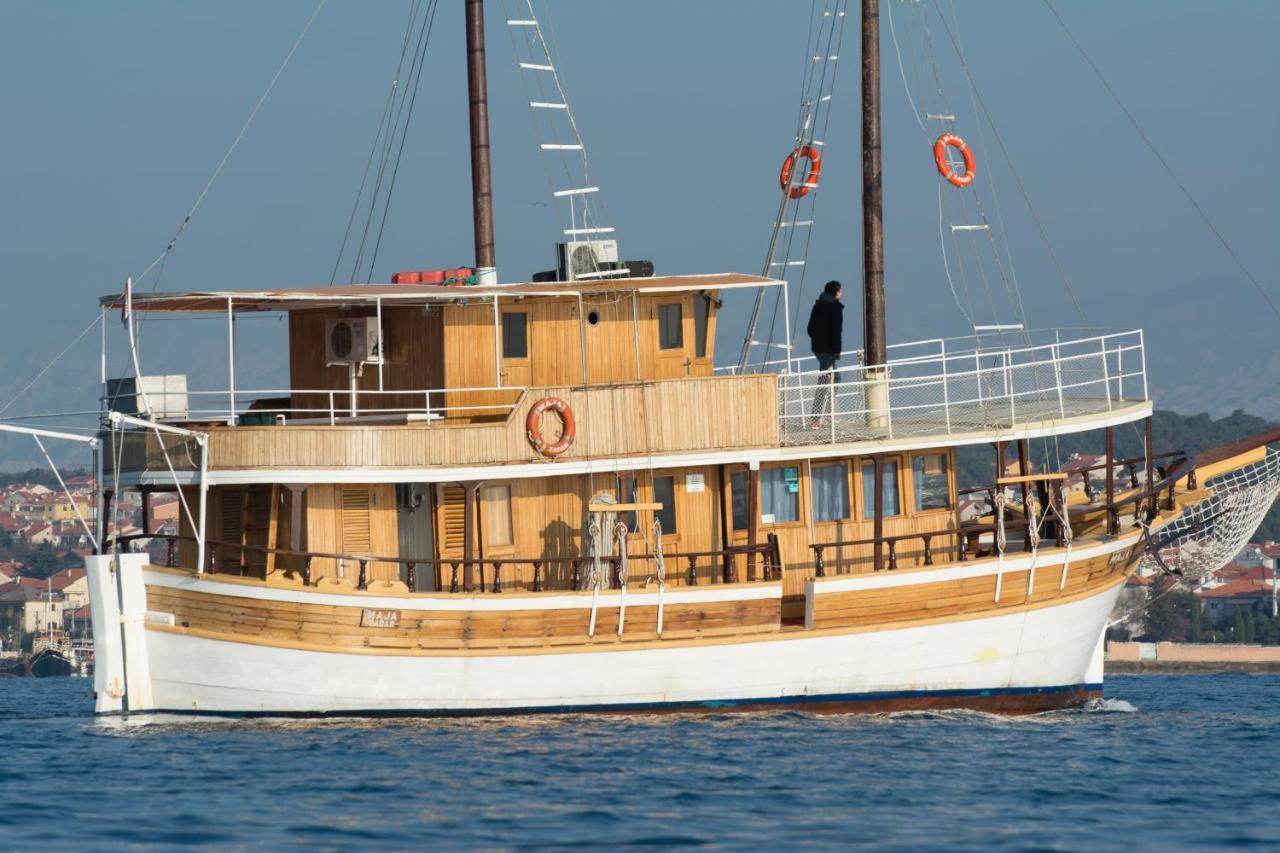 Rhythm Floating - Botel