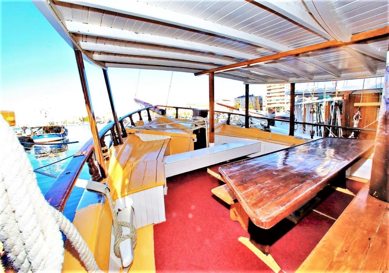 Botel Rhythm Floating -