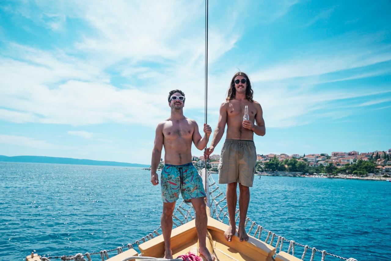 Botel Rhythm Floating -